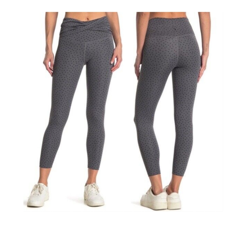 Nike Dri -Fit Yoga high Waist Training 7/8 Leggings In Gray Twisted Waist Small